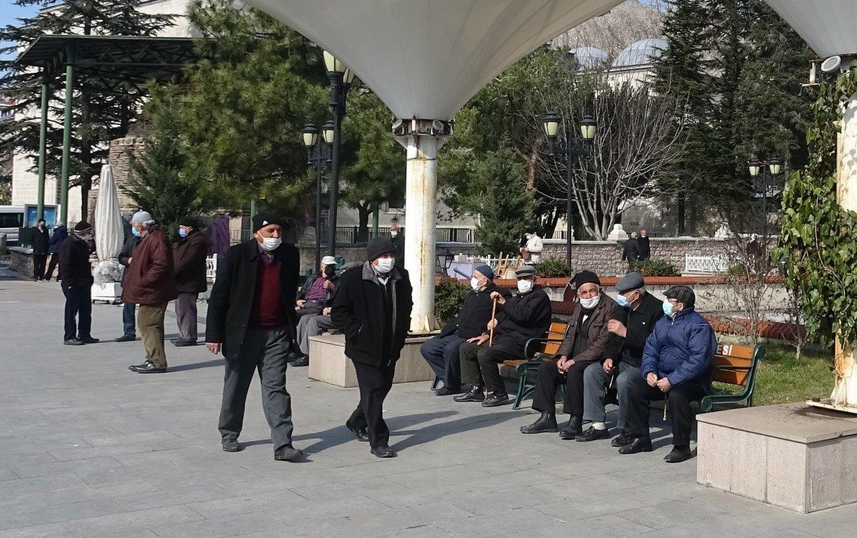 Riskli iller arasında yer alan Tokat'ta korkutan kalabalık