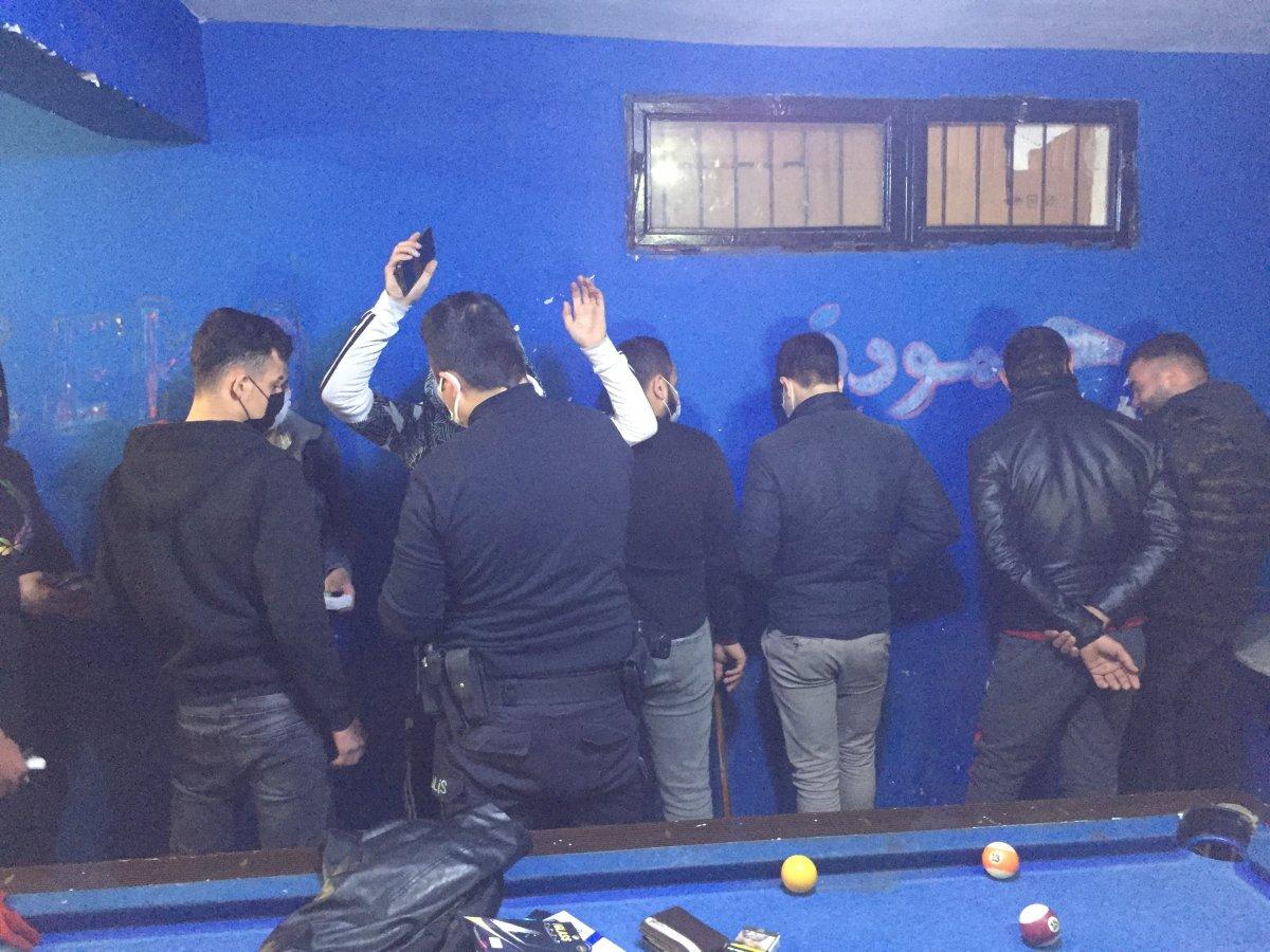 Adana'da restoran görünümlü bilardo salonuna baskın
