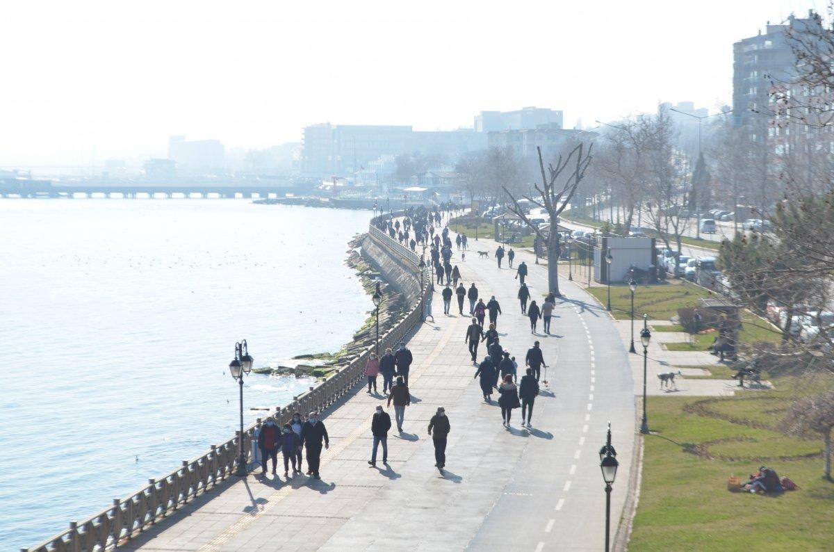 Tekirdağlılar cadde ve sokaklara akın etti
