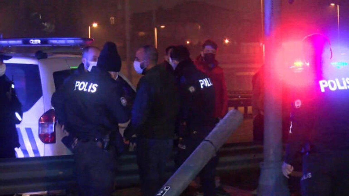 İstanbul'da polisten kaçan araç takla attı