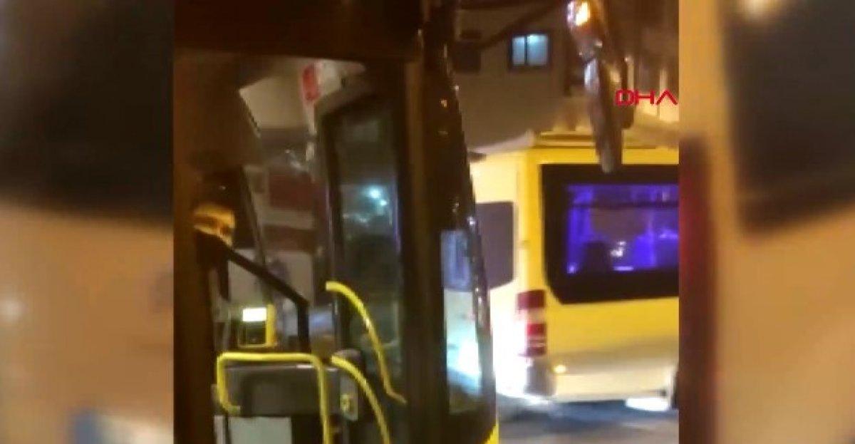 İstanbul'da İETT otobüsünün yolunu kesip saldırdılar