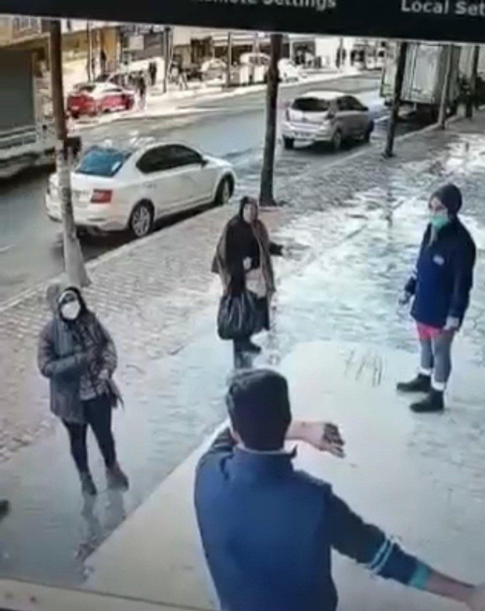 İstanbul'da kasiyer, kaçmaya çalışan hırsızları böyle kovaladı