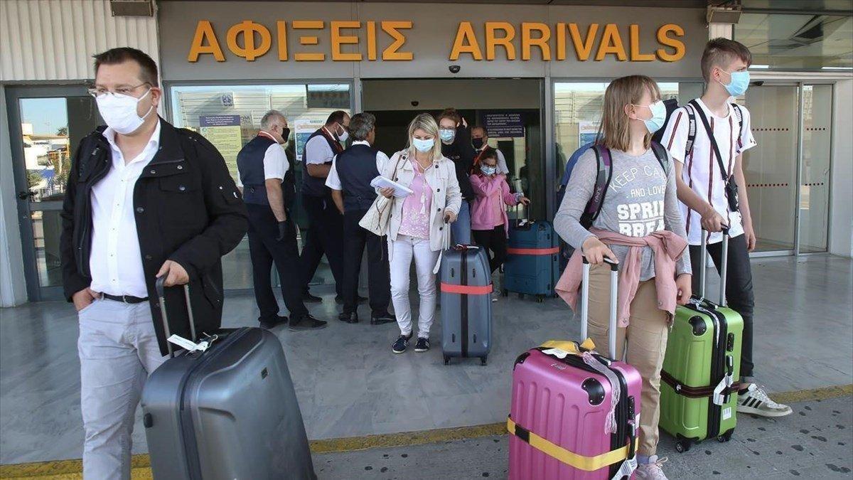 Yunanistan'ın turizm gelirleri geçen yıl yüzde 76,5 düştü