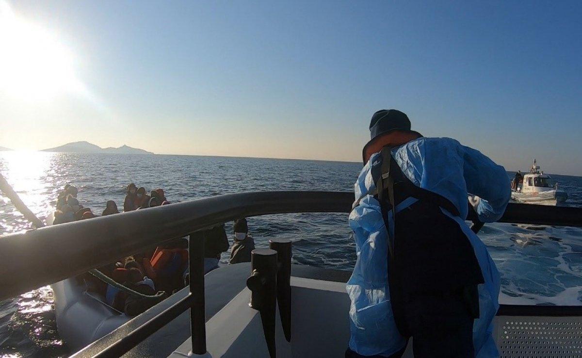 İzmir açıklarında 33 düzensiz göçmen kurtarıldı