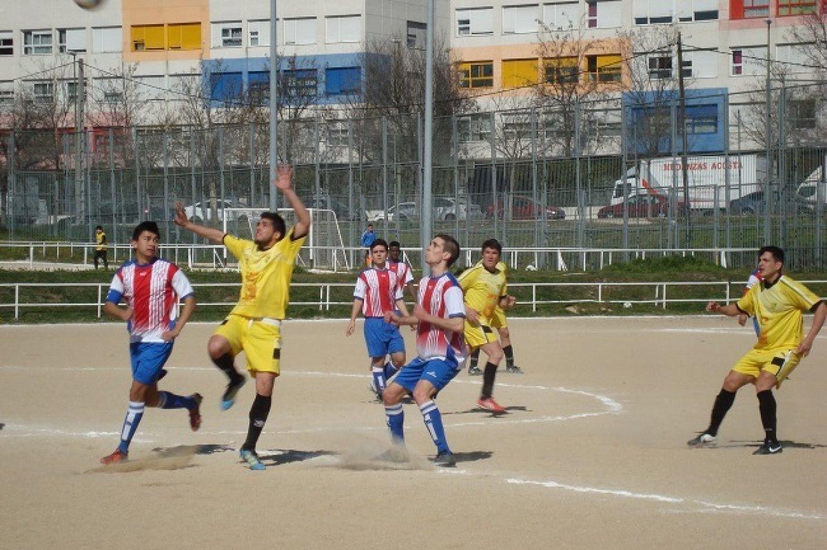 Hakeme saldıran teknik direktöre 73 maç ceza