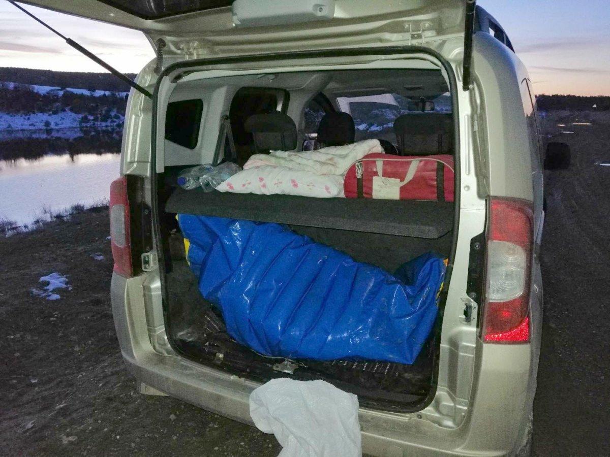 Eskişehir'de botla kaçak balık avlayan 4 kişiye ceza