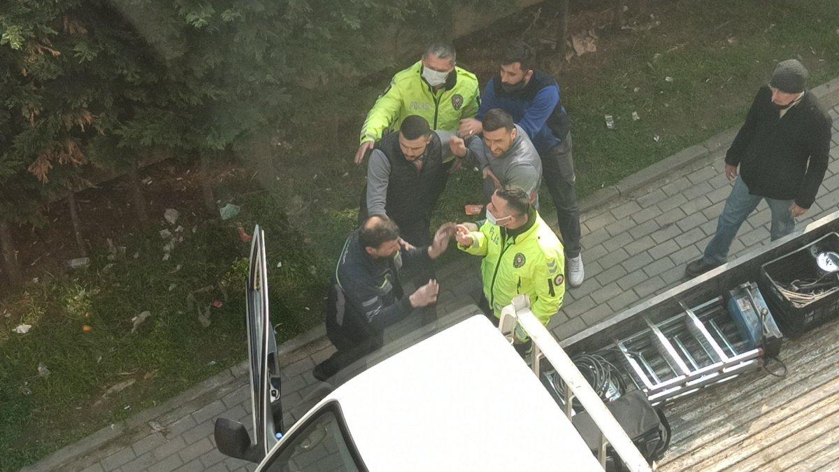 Bursa’da araç çekme kavgası kamerada