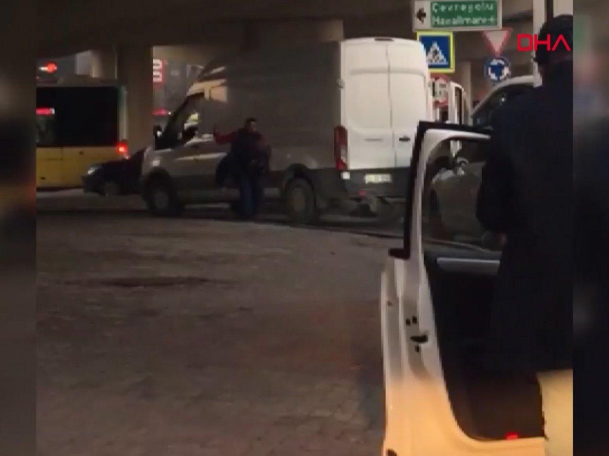 Başakşehir'de trafikte darp