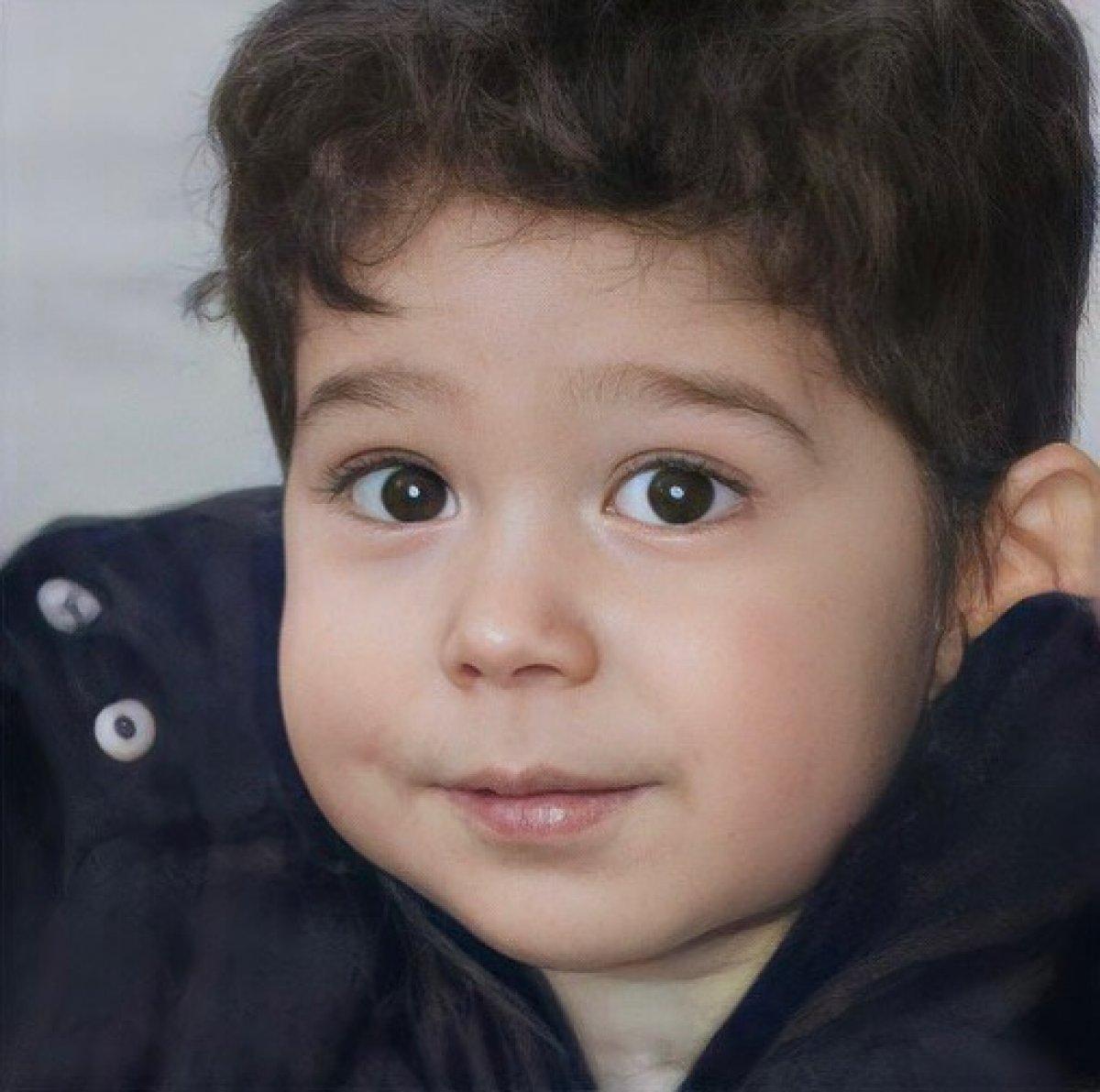 Fahriye Evcen, oğluyla alışverişte