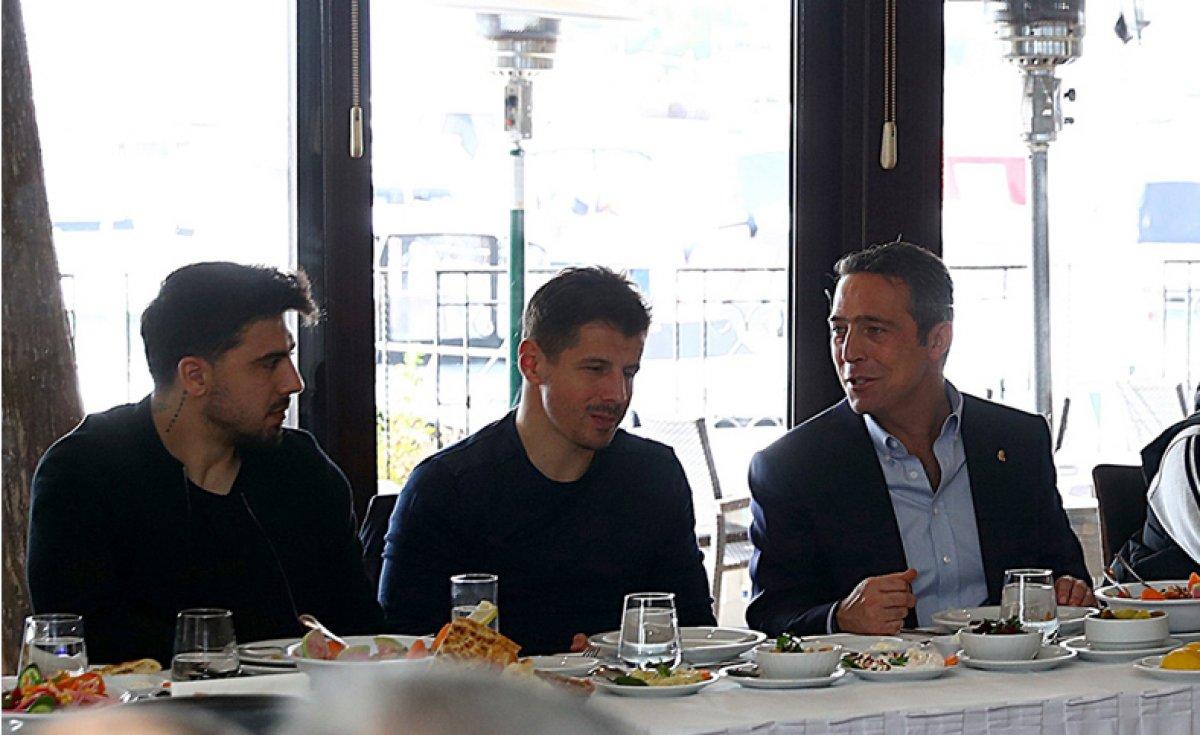 Ali Koç, futbolcularla toplantı yaptı