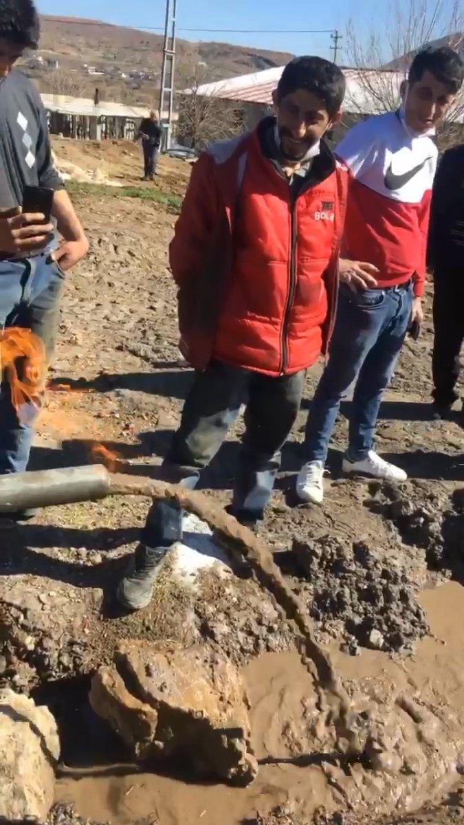 Adıyaman'daki köylüler, kuyu açınca yanan maddeye ulaştı