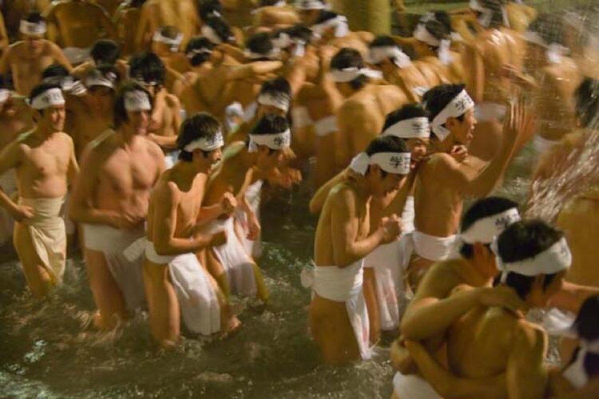 Japonya'da pandemiye rağmen Hadaka Matsuri festivali yapıldı