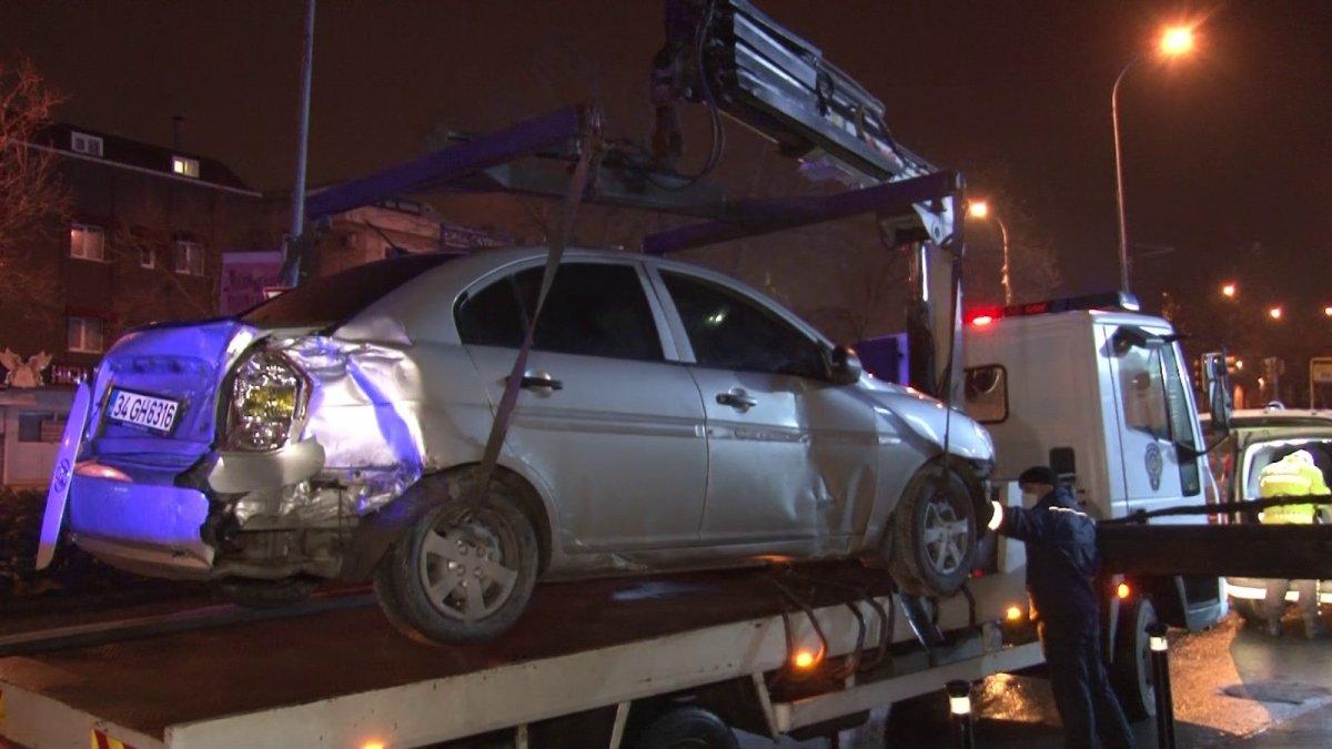 İstanbul'da alkollü gençler kaza yapınca polise yakalandı