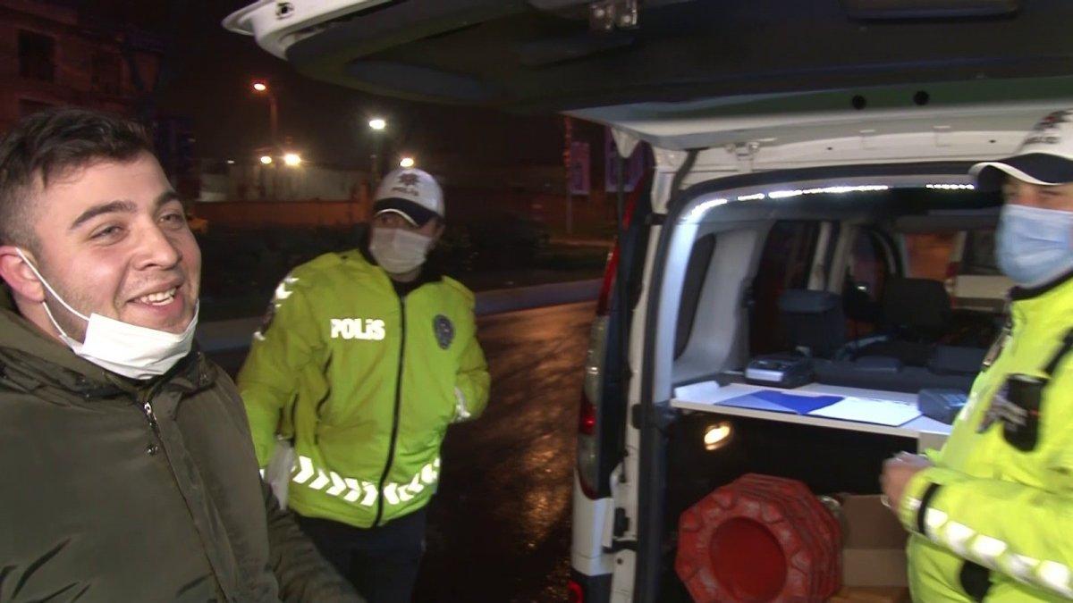 İstanbul'da alkollü gençler kaza yapınca polise yakalandı