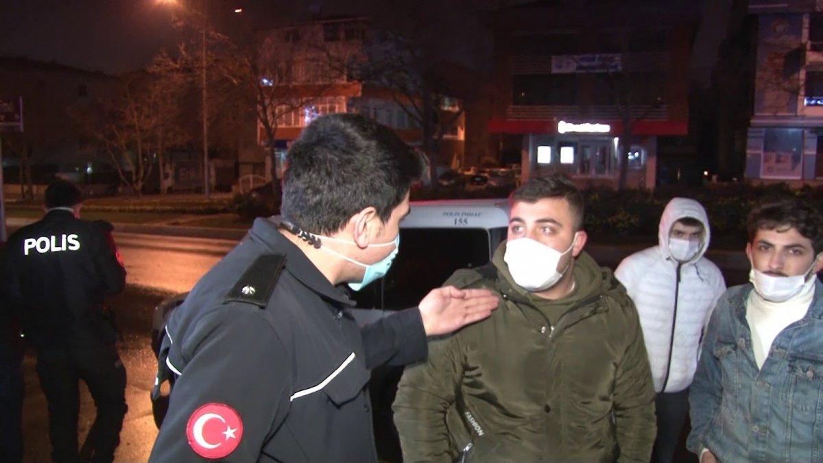 İstanbul'da alkollü gençler kaza yapınca polise yakalandı