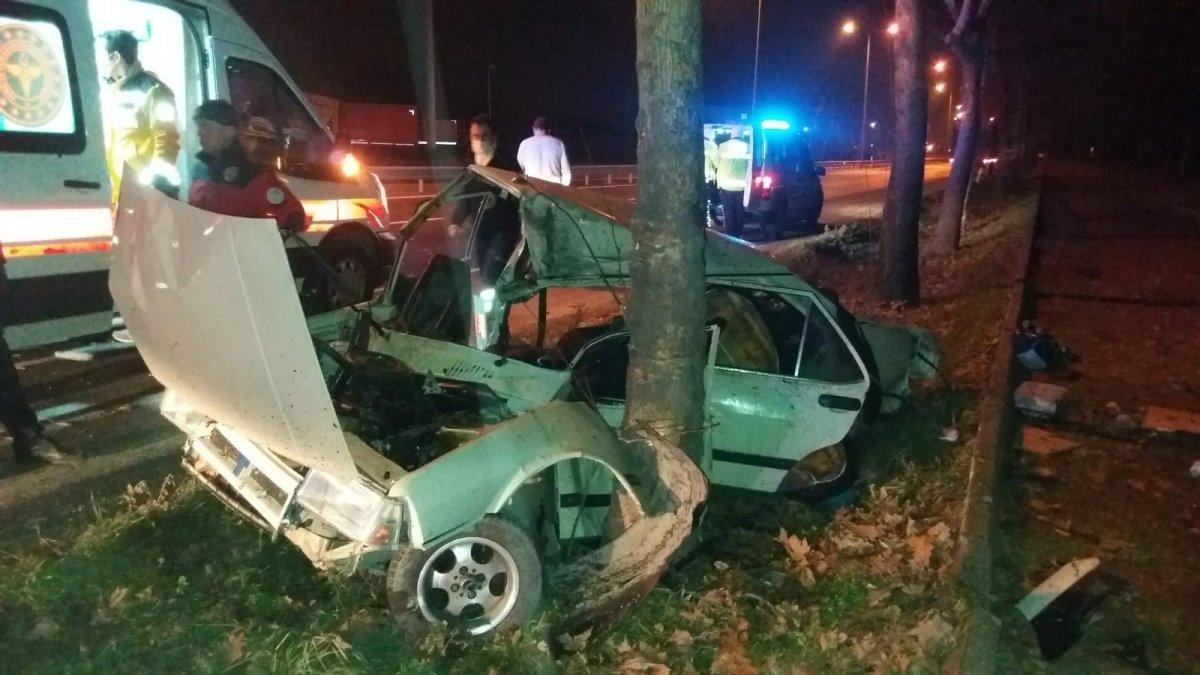 Sakarya'da feci kaza: Anne ve baba öldü, 4 çocuk yaralandı