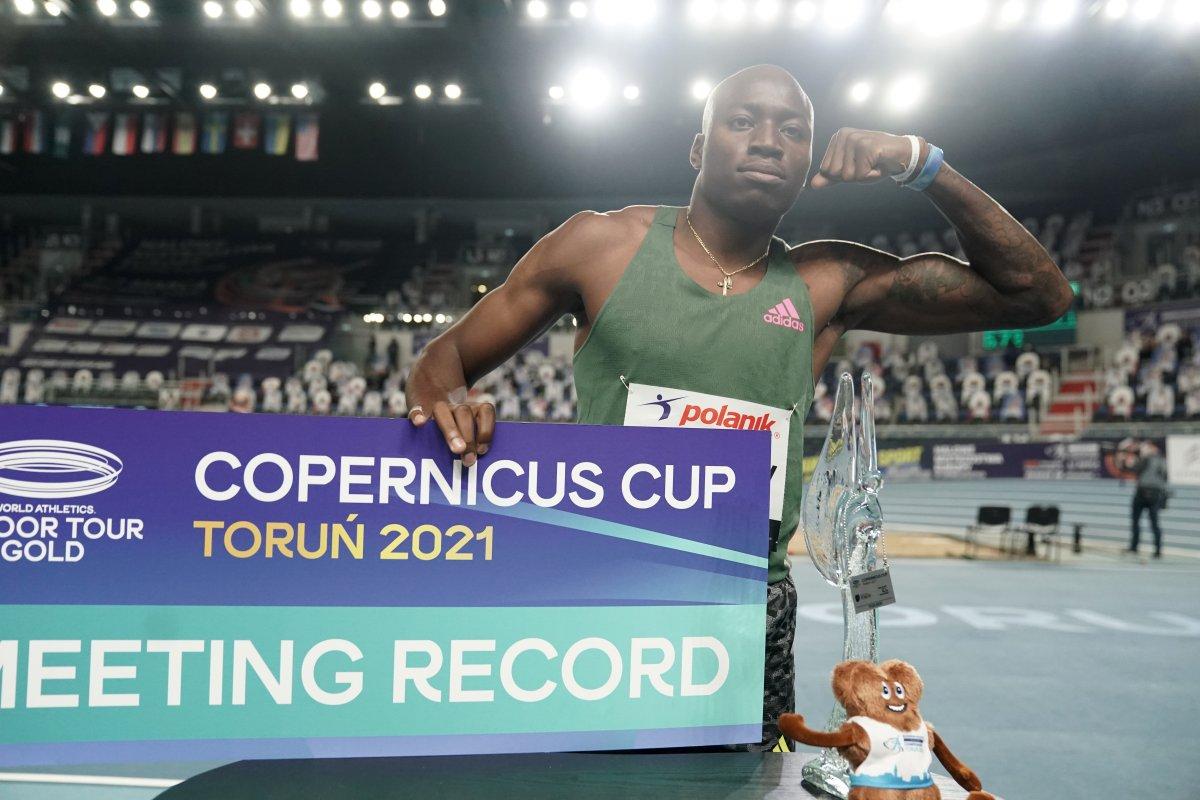 Grant Holloway 27 yıldır kırılamayan rekoru kırdı