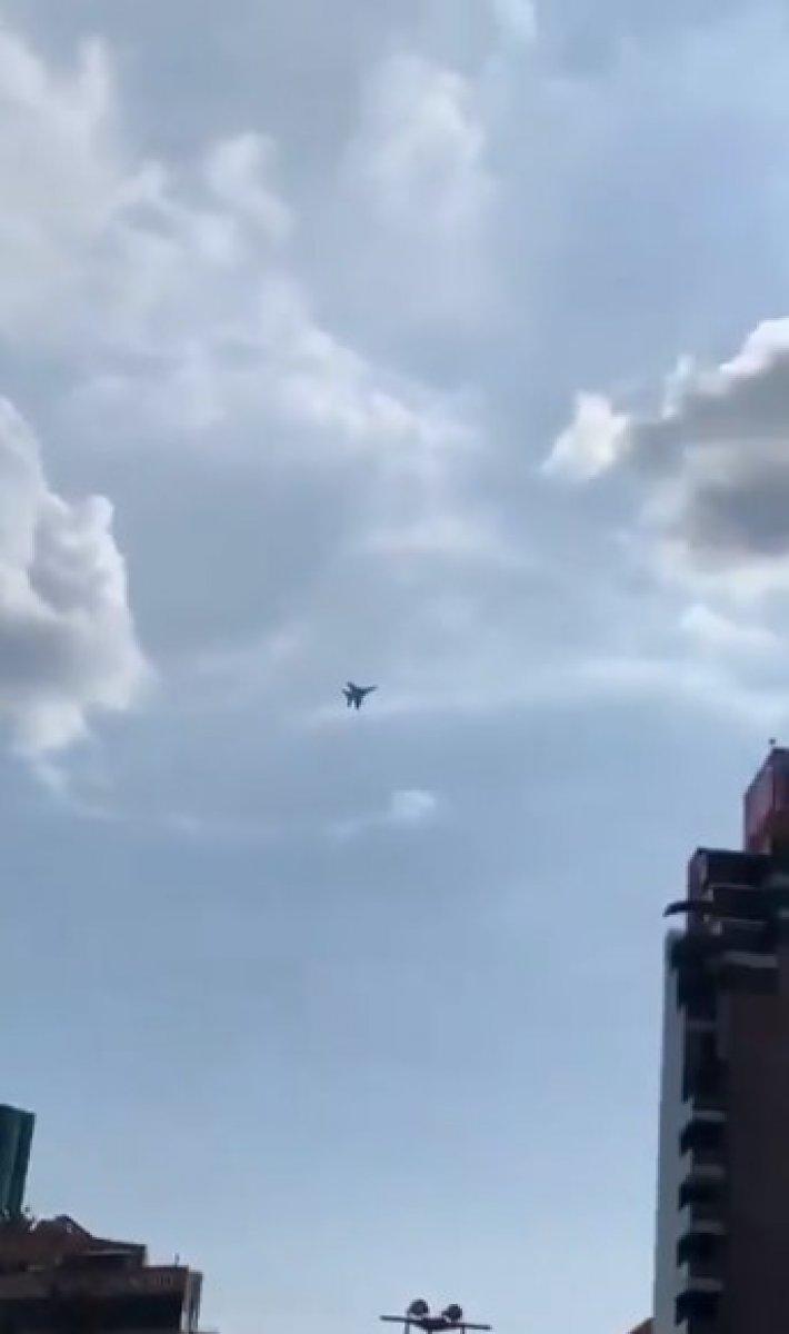 Ermenistan'da ordu Su-30 savaş uçaklarını havalandırdı