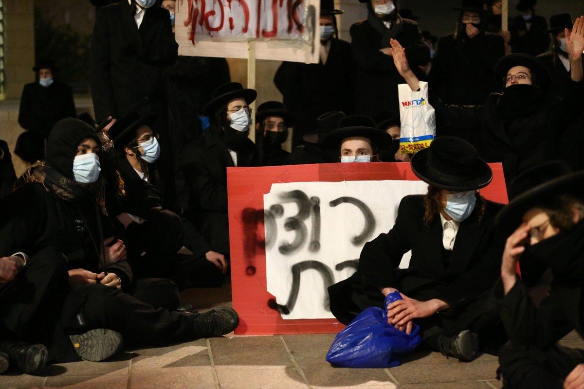 İsrail'de Ultra-Ortodoks Yahudiler mahallelerinden geçecek tramvayı protesto etti