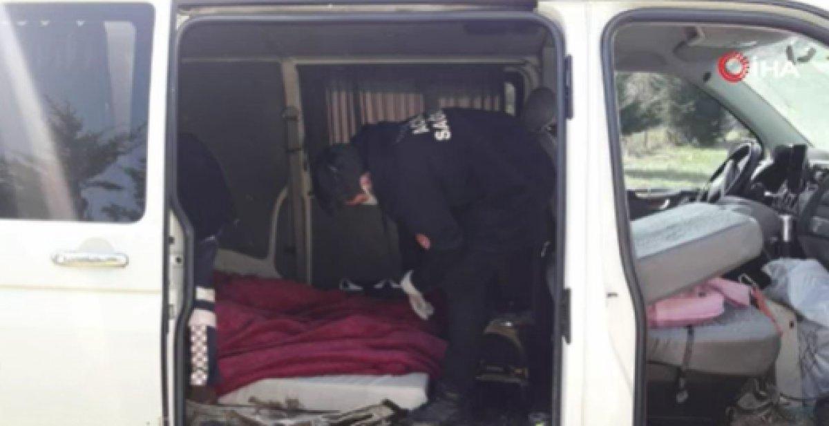 Çatalca'da araçta yaktıkları mangal sonları oldu