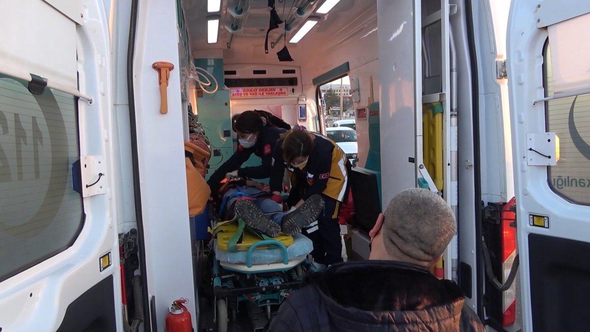 Kırıkkale’de otomobil kamyona ok gibi saplandı