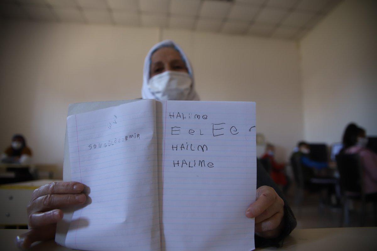 Elazığ'da Kur’an-ı Kerim okumak için 70 yaşında okuma yazma öğrendi