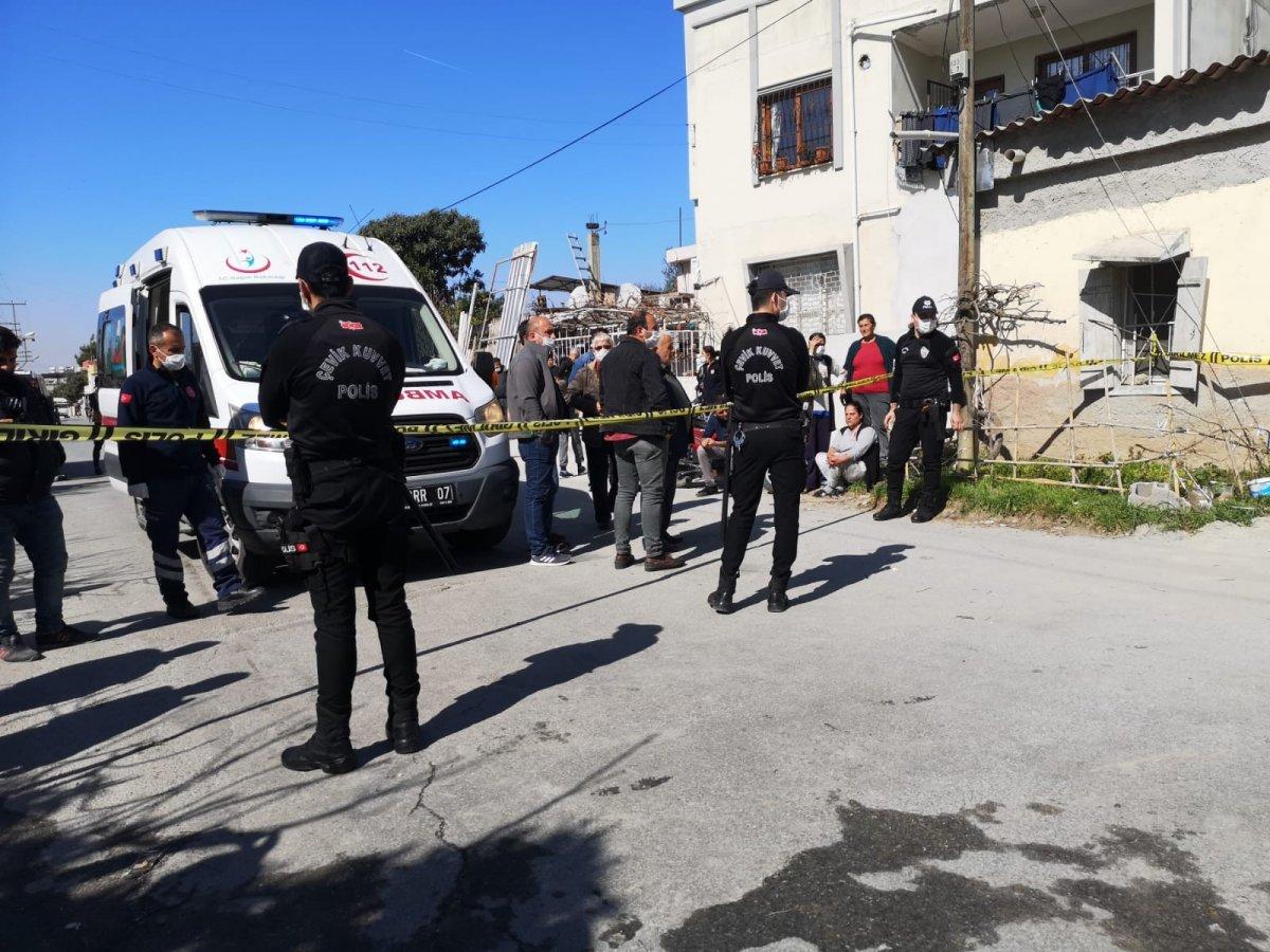 Mersin'de 2 küçük kardeş, yanarak can verdi