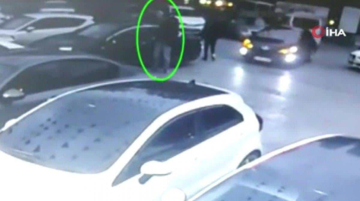 Beylikdüzü’nde ‘sinyal kesicili’ hırsız kamerada