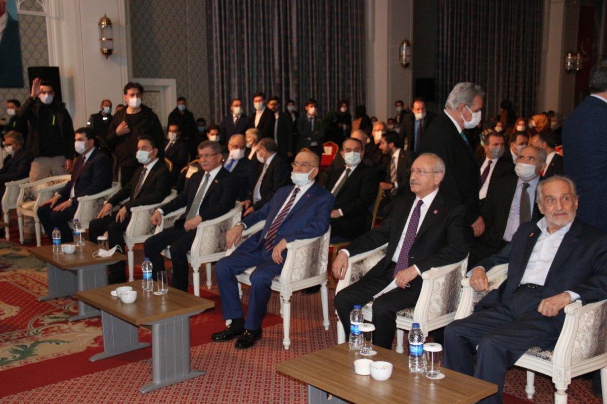 Siyasetçiler Erbakan'ı anma programında bir araya geldi