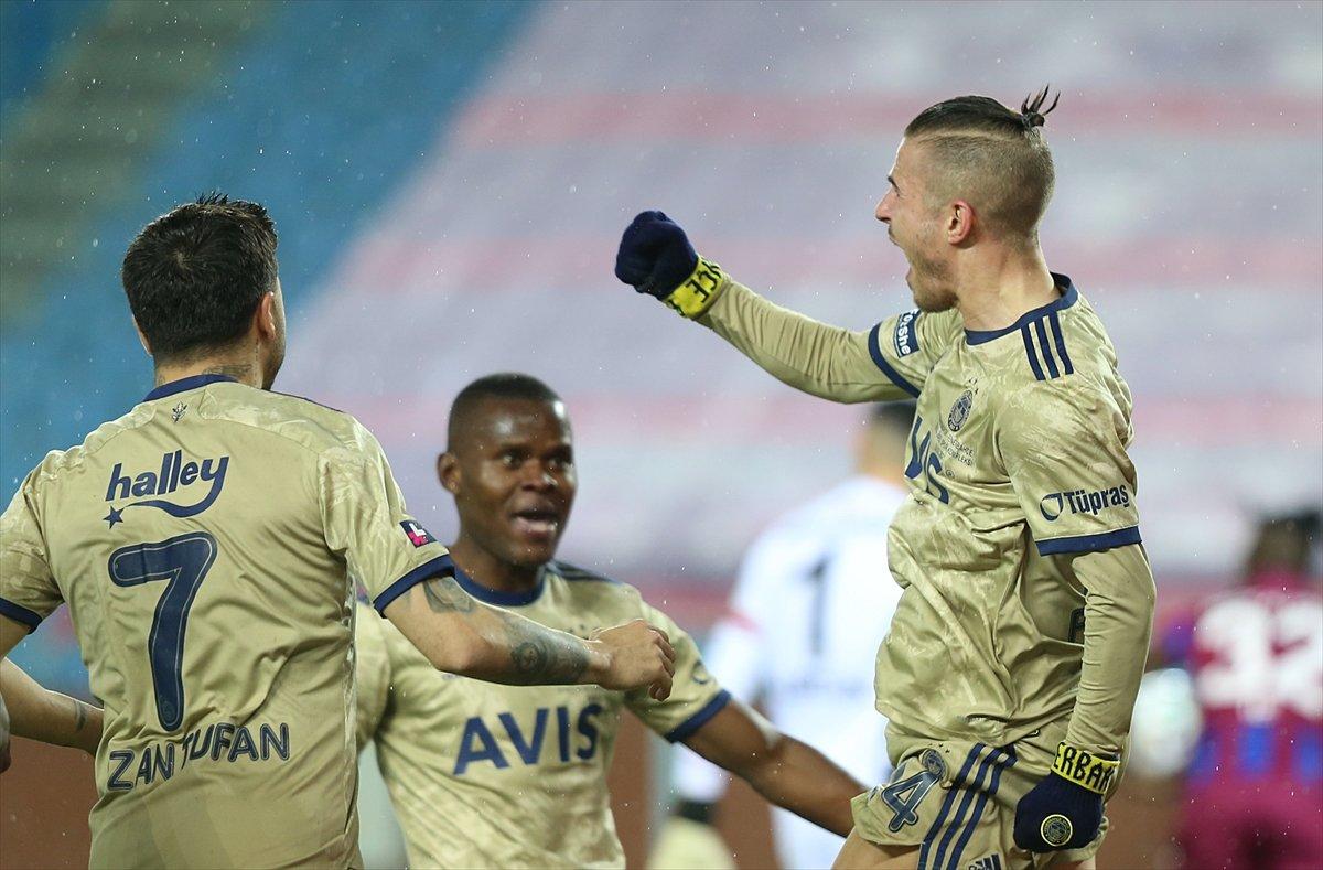 Fenerbahçe Trabzon deplasmanından 3 puanla döndü