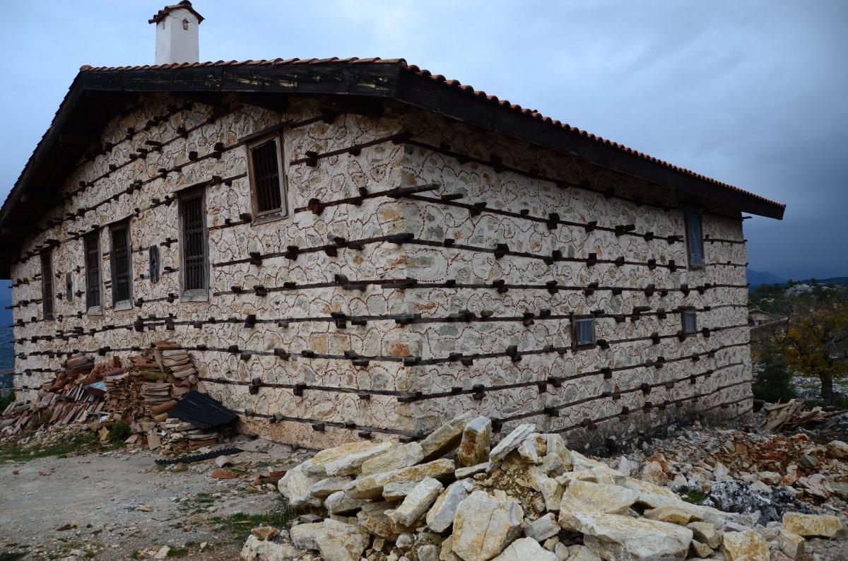 Antalya’da beton yapının olmadığı köy: Sarıhacılar