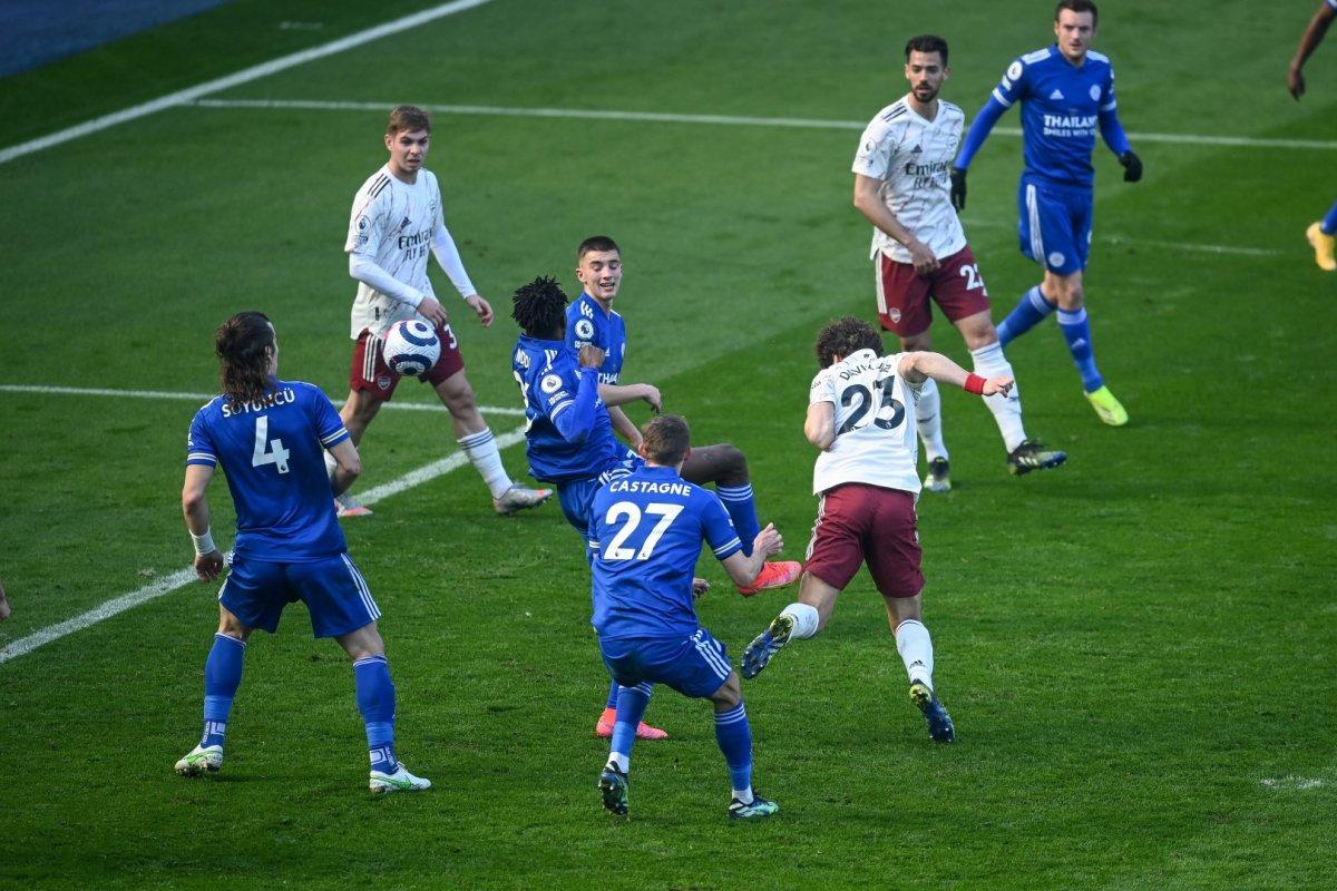 Arsenal, Leicester City'yi bozguna uğrattı