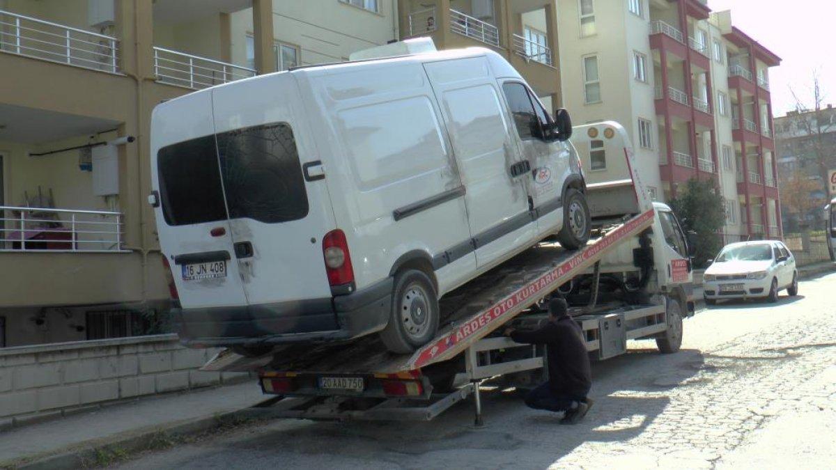 Denizli'de kuryeyi 1 kilometre sürükleyen sürücü teslim oldu