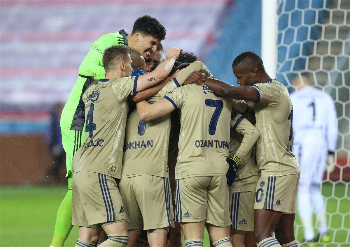 Fenerbahçe Trabzon deplasmanından 3 puanla döndü
