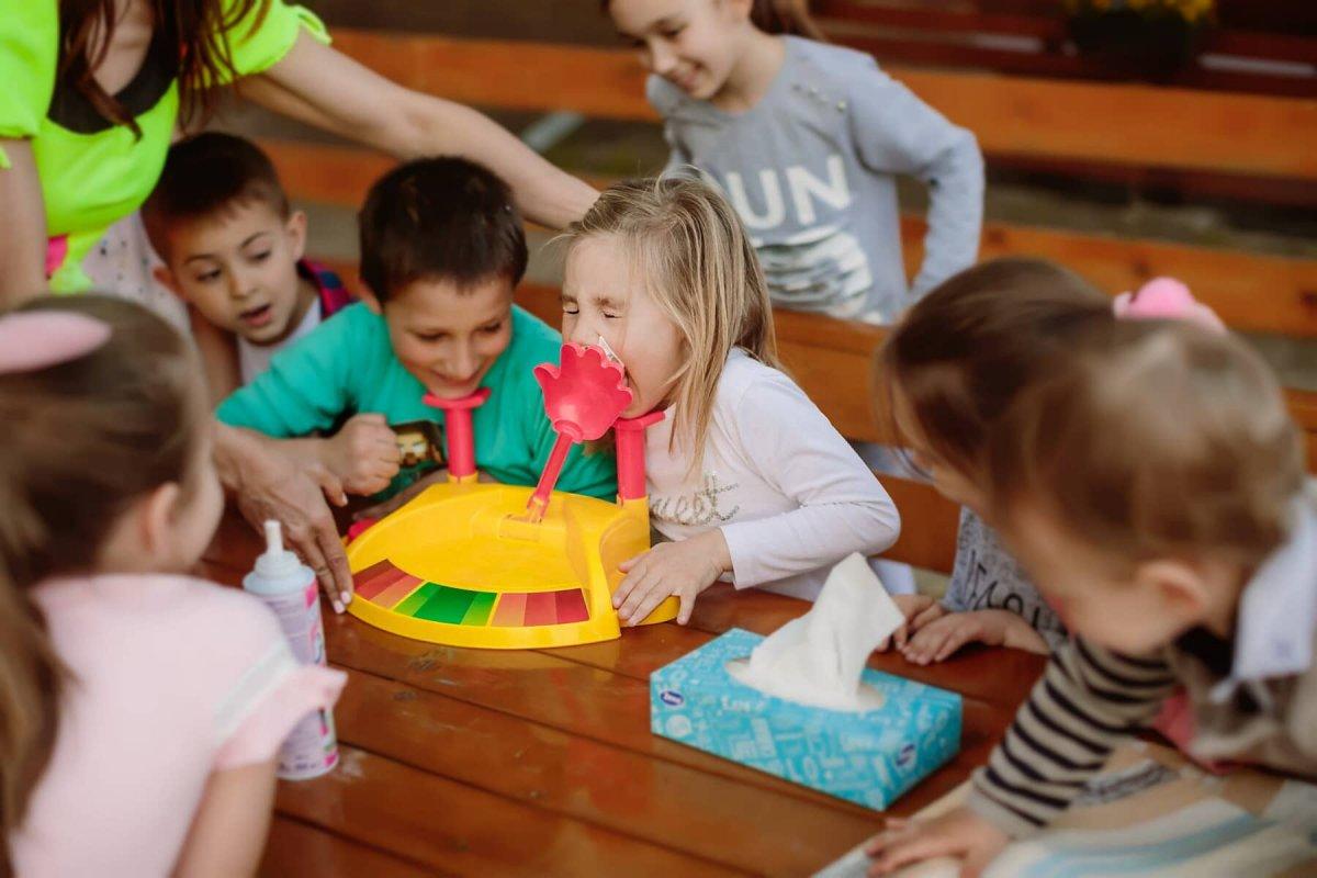 Konuşma gecikmesi otizmle karıştırılıyor