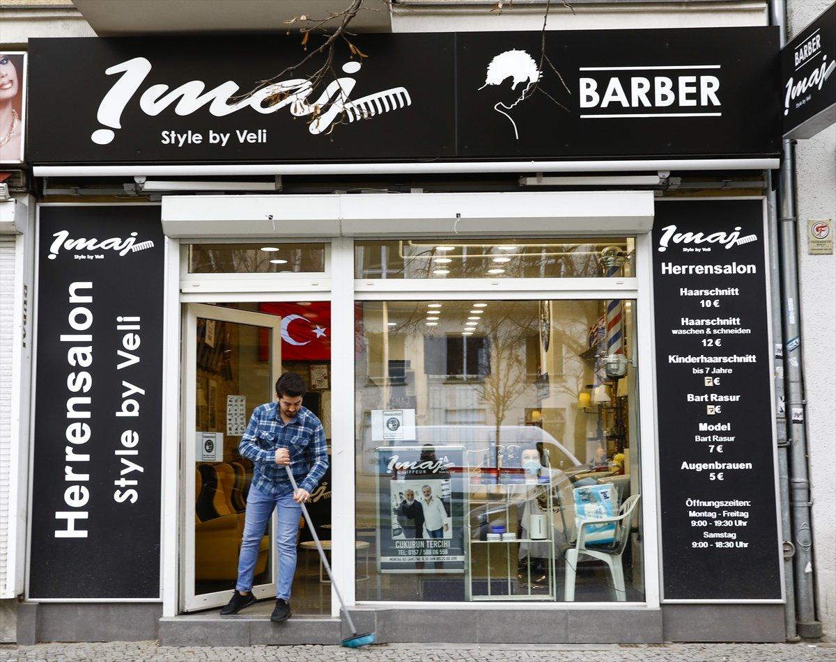 Almanya'da berberler, 11 haftalık aranın ardından açılacak