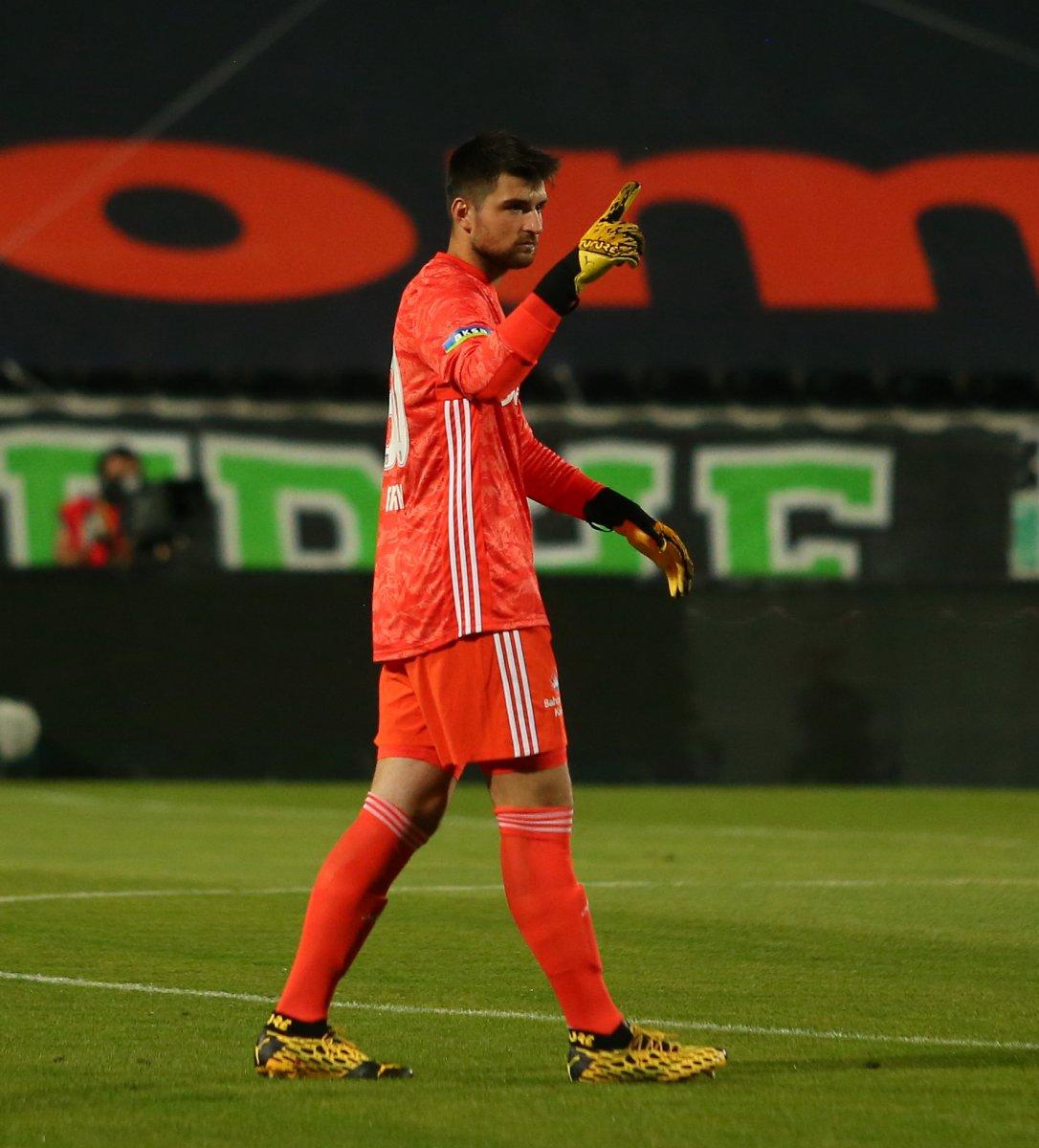 Ersin Destanoğlu, 10 maçta gol yemedi