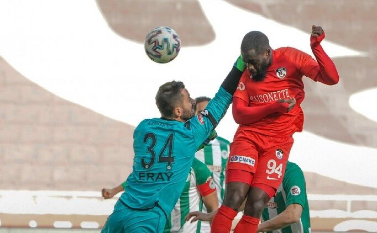 Mehmet Büyükekşi'den Konyaspor maçı hakemine tepki