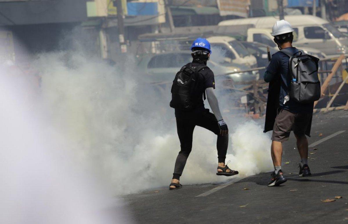 BM: Myanmar’daki protestolarda en az 18 kişi öldürüldü