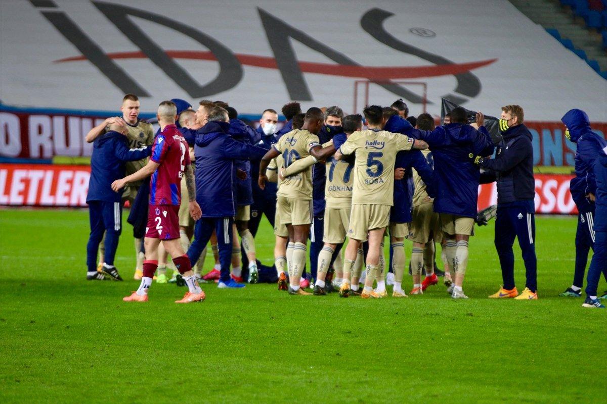 Fenerbahçe Trabzon deplasmanından 3 puanla döndü