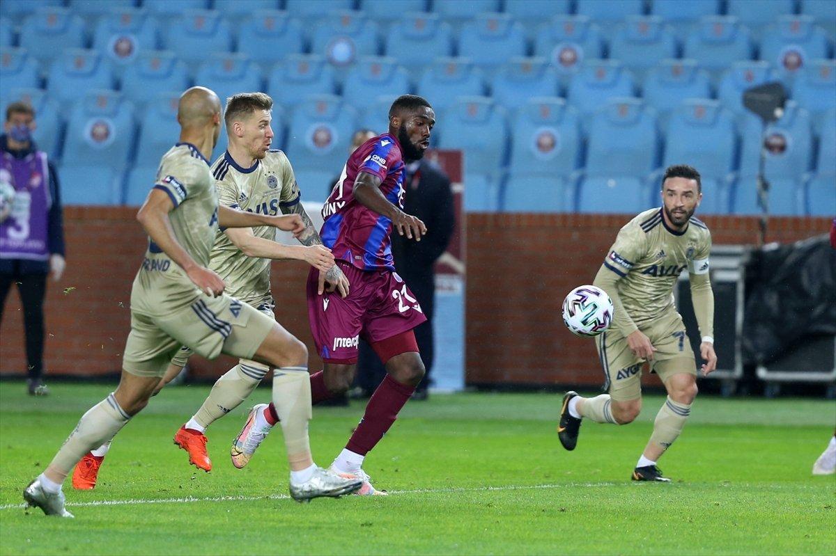 Fenerbahçe Trabzon deplasmanından 3 puanla döndü