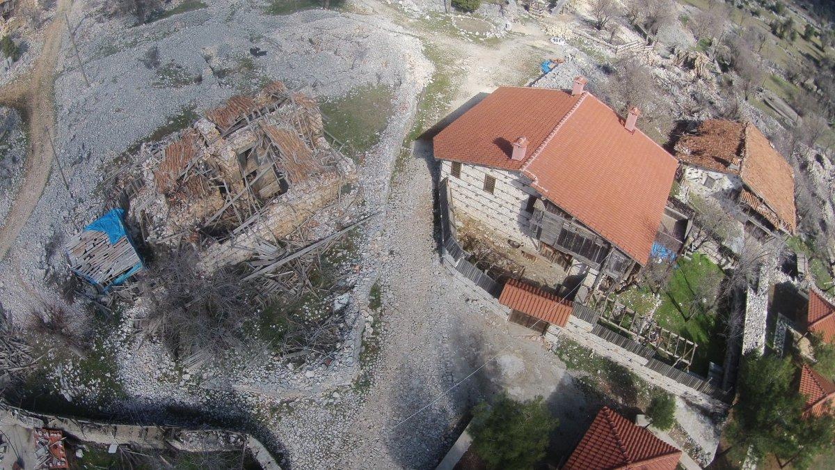 Antalya’da beton yapının olmadığı köy: Sarıhacılar