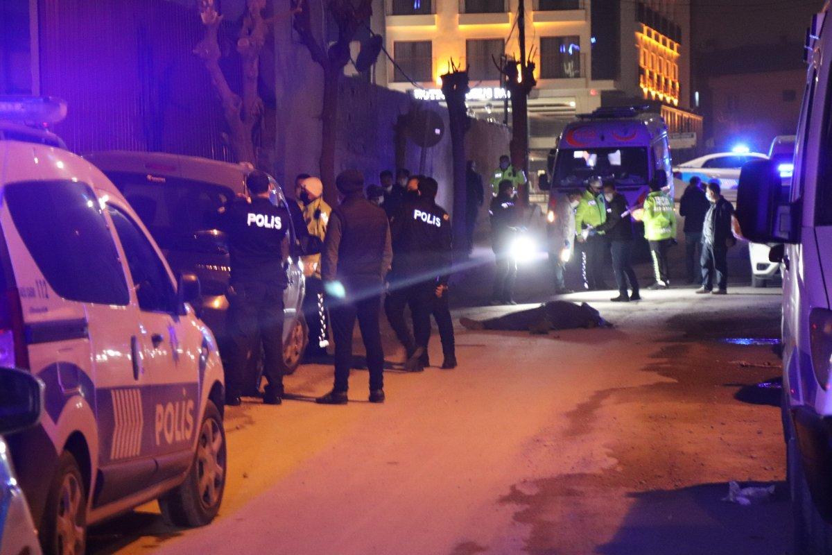 Denizli'de kaza geçiren moto kurye ölü bulundu