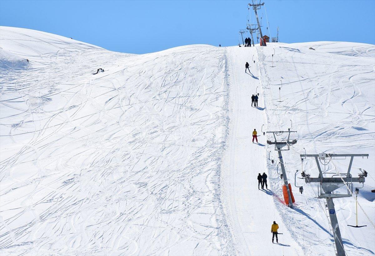 Hakkari'deki kayak merkezi yatırımlarla bölgenin gözdesi haline geldi