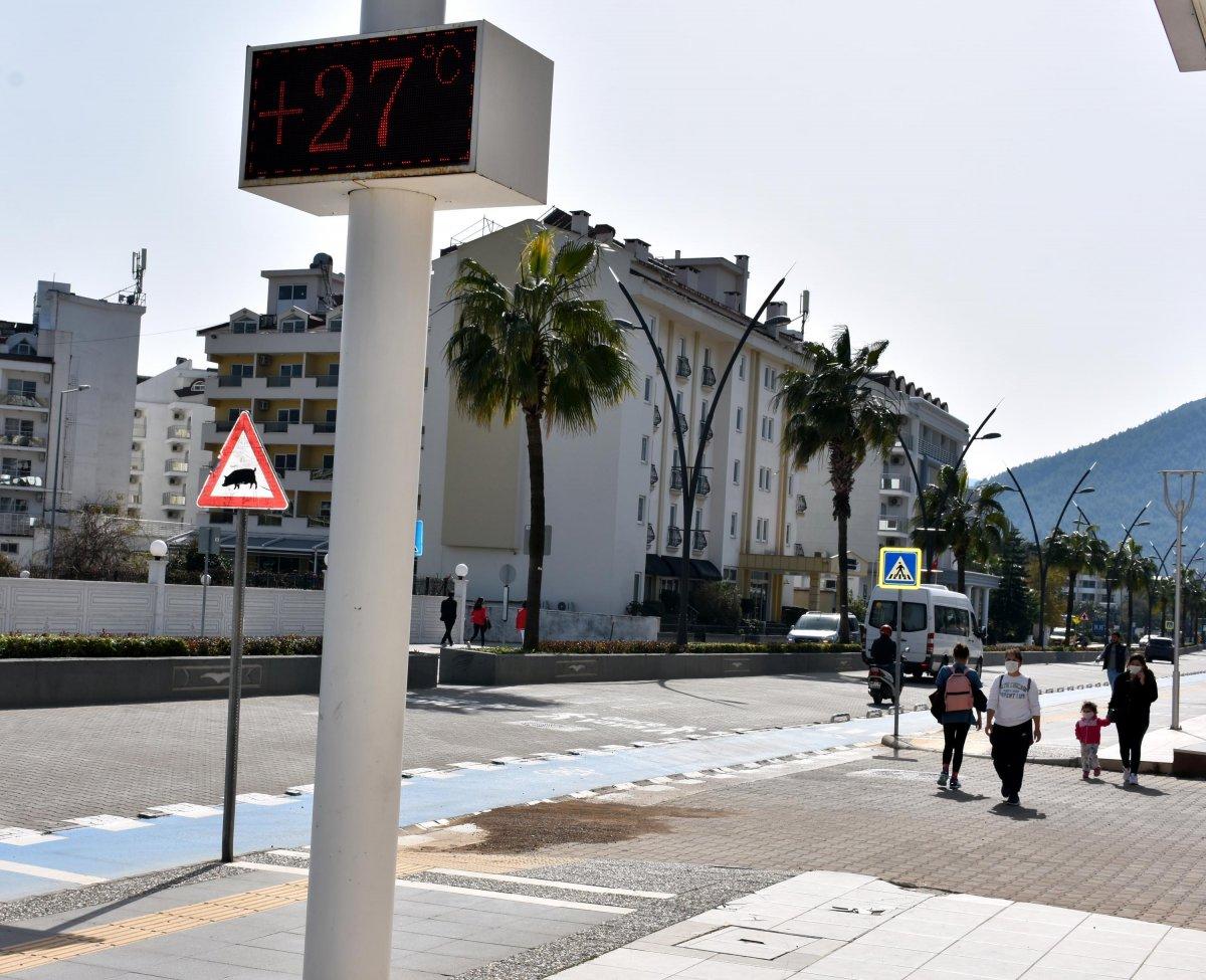 Marmaris'e bahar erken geldi