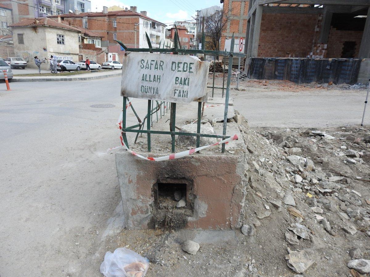 Çorum’da bulunan ‘Safar Dede’ türbesinin içindeki mezar boş çıktı