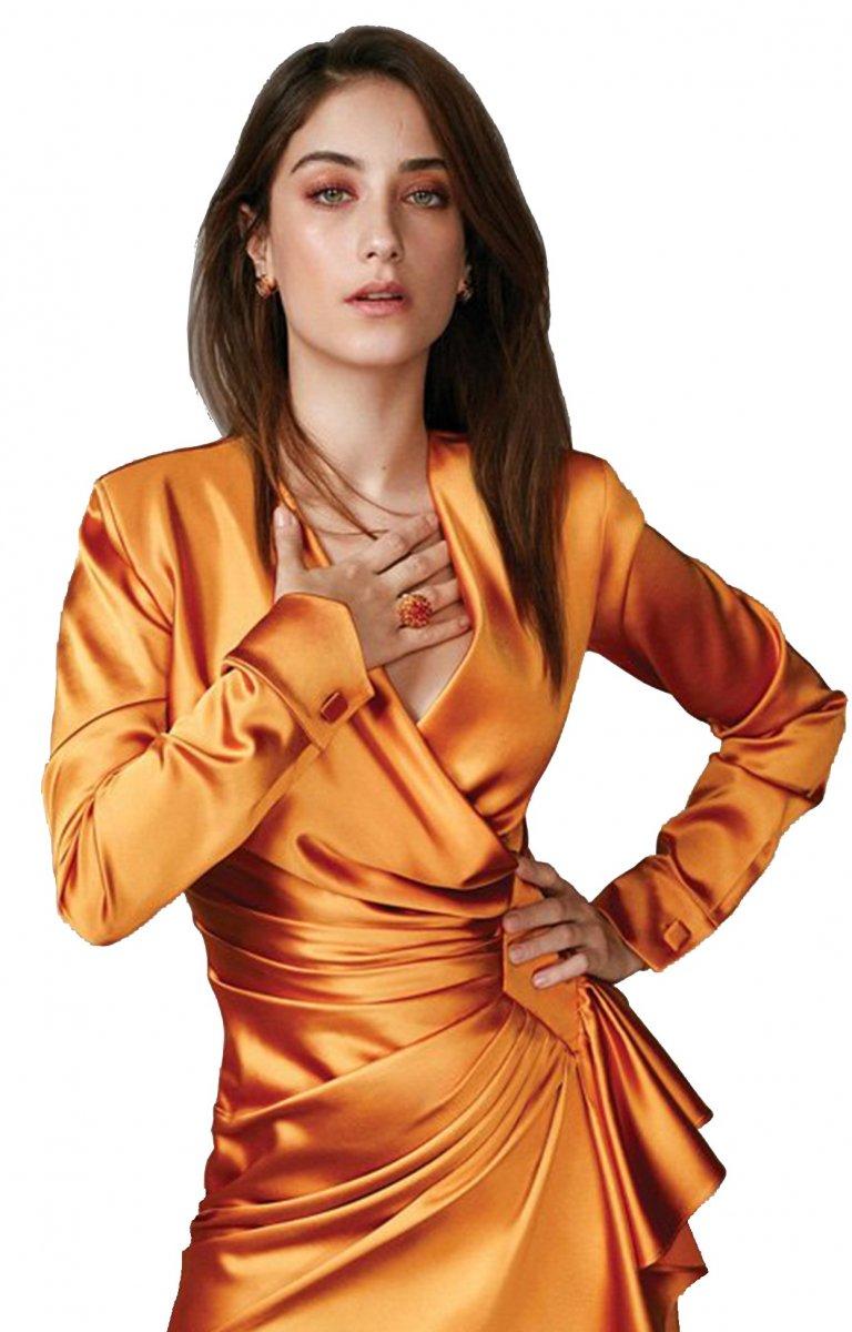 Hazal Kaya: Kim Kardashian'dan etkilendim