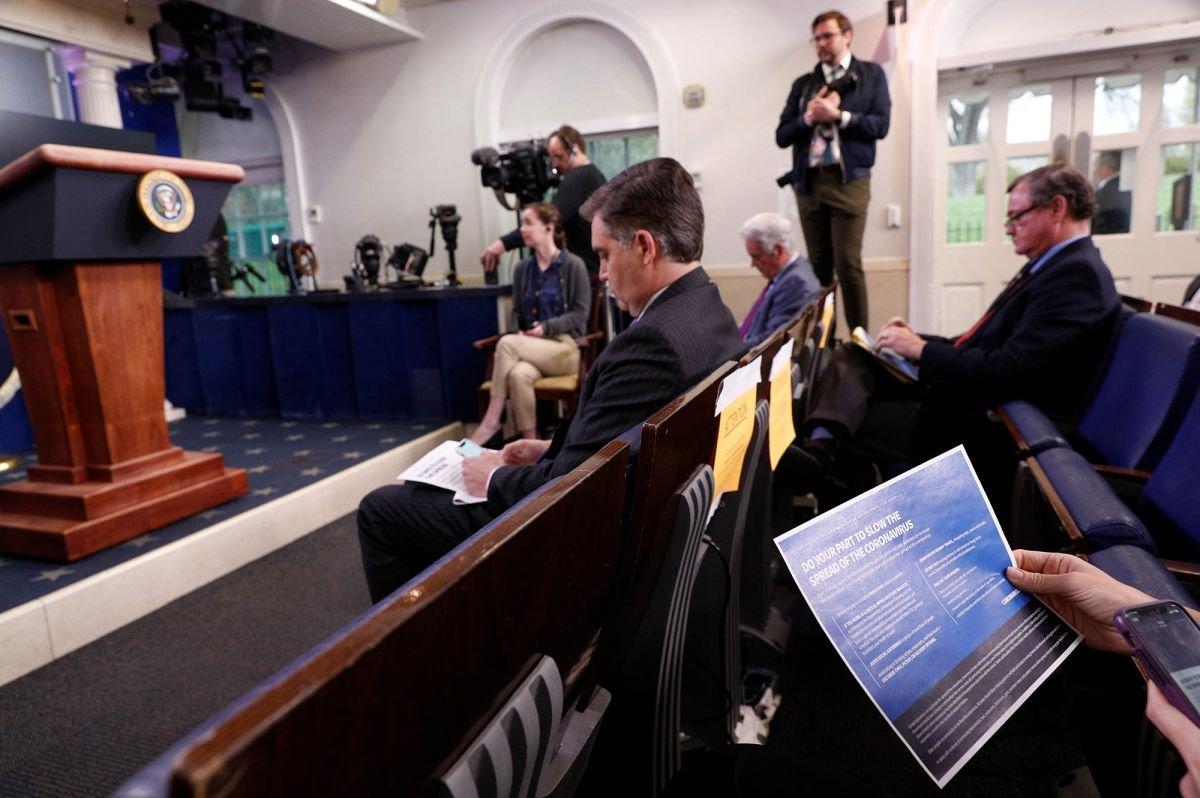 ABD'de Beyaz Saray ve basın arasında 'koronavirüs testi' tartışması