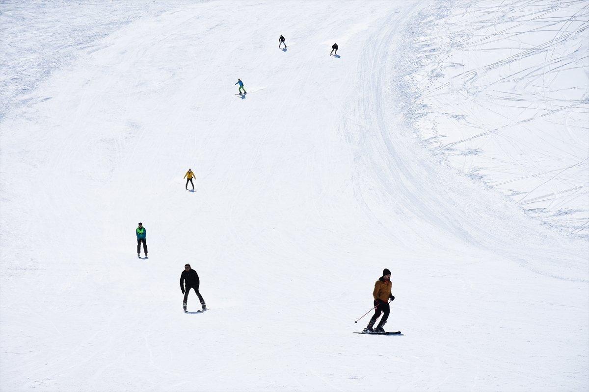 Hakkari'deki kayak merkezi yatırımlarla bölgenin gözdesi haline geldi