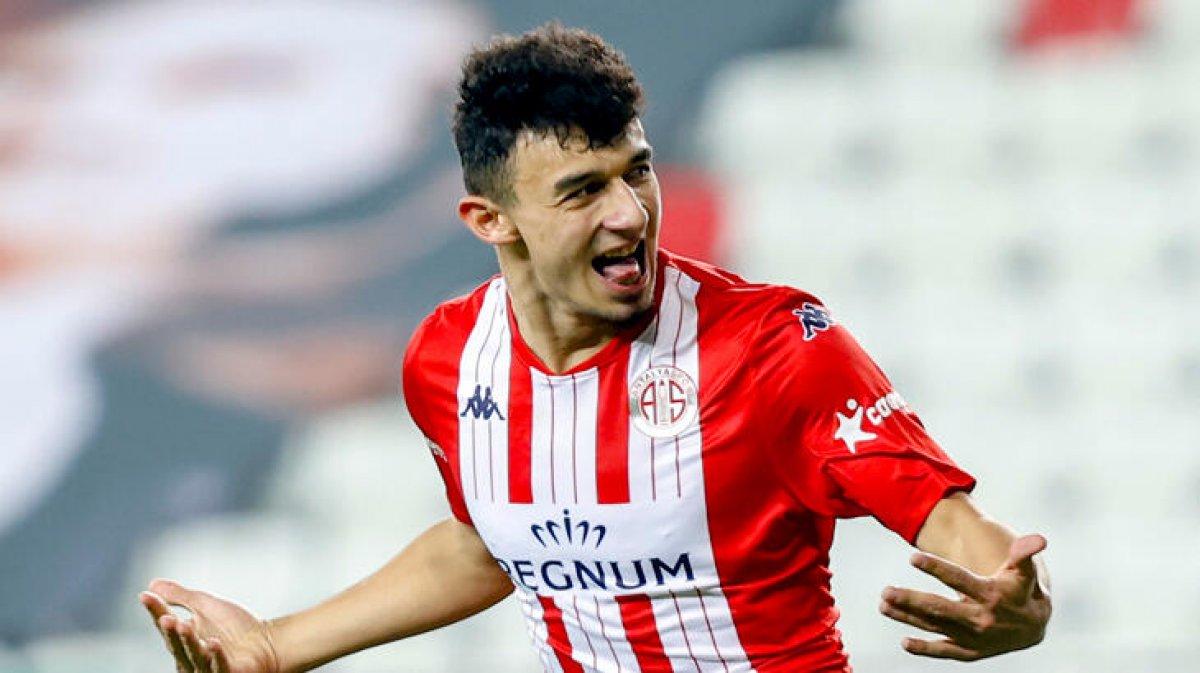 Gökdeniz Bayrakdar gelen teklifler hakkında konuştu